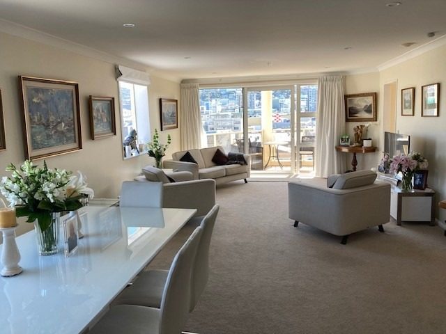 8A/5 Kent Terrace, Mount Victoria, Wellington - Carousel 2