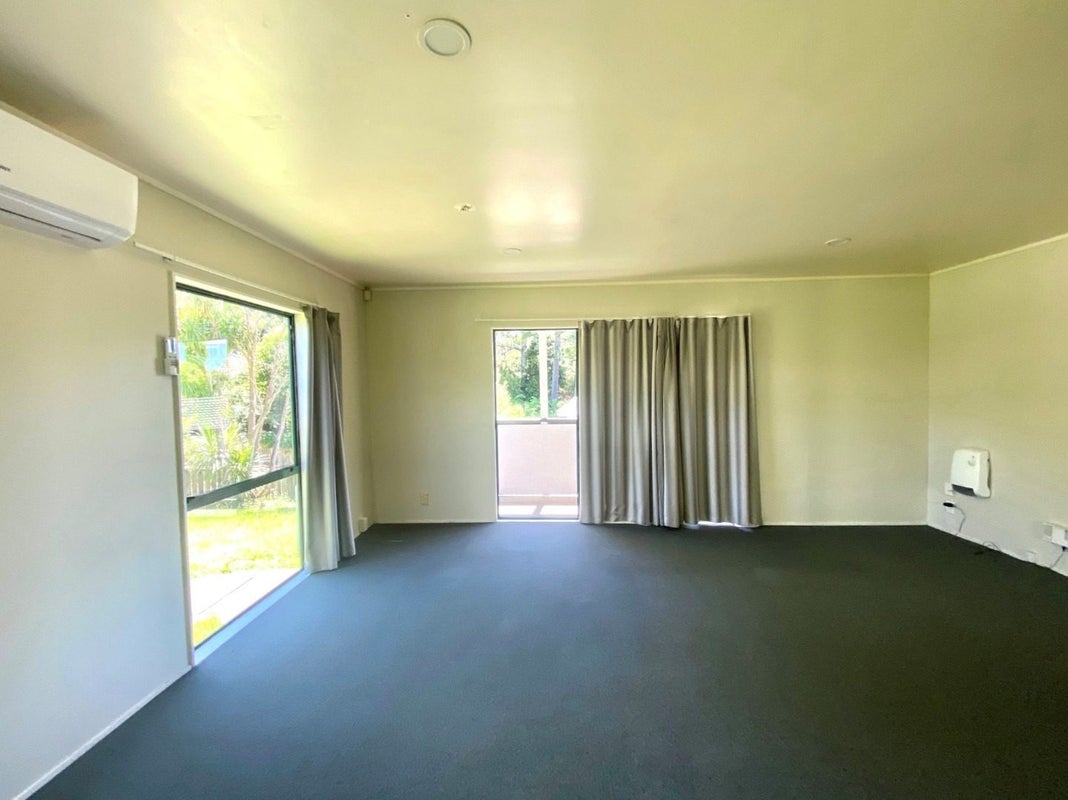 15 Aldern Road, Massey, Auckland - Carousel 2