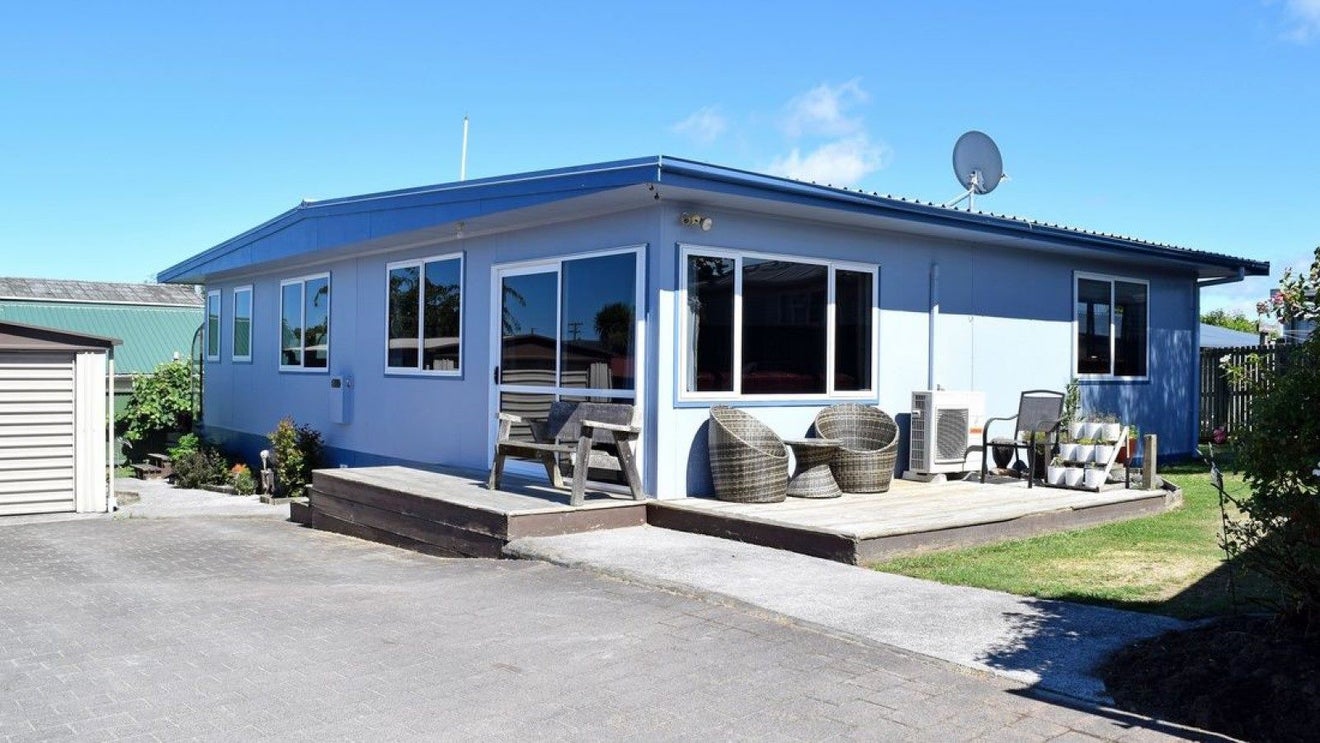 2/7 Hinemoa Avenue, Taupo, Taupo - Carousel 1