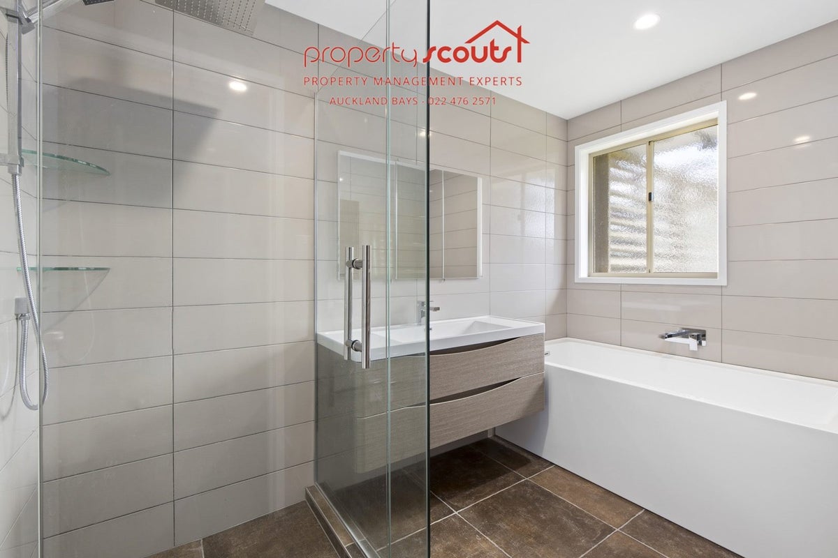 4 Bluestone Rise, Rosedale, Auckland - Carousel 16