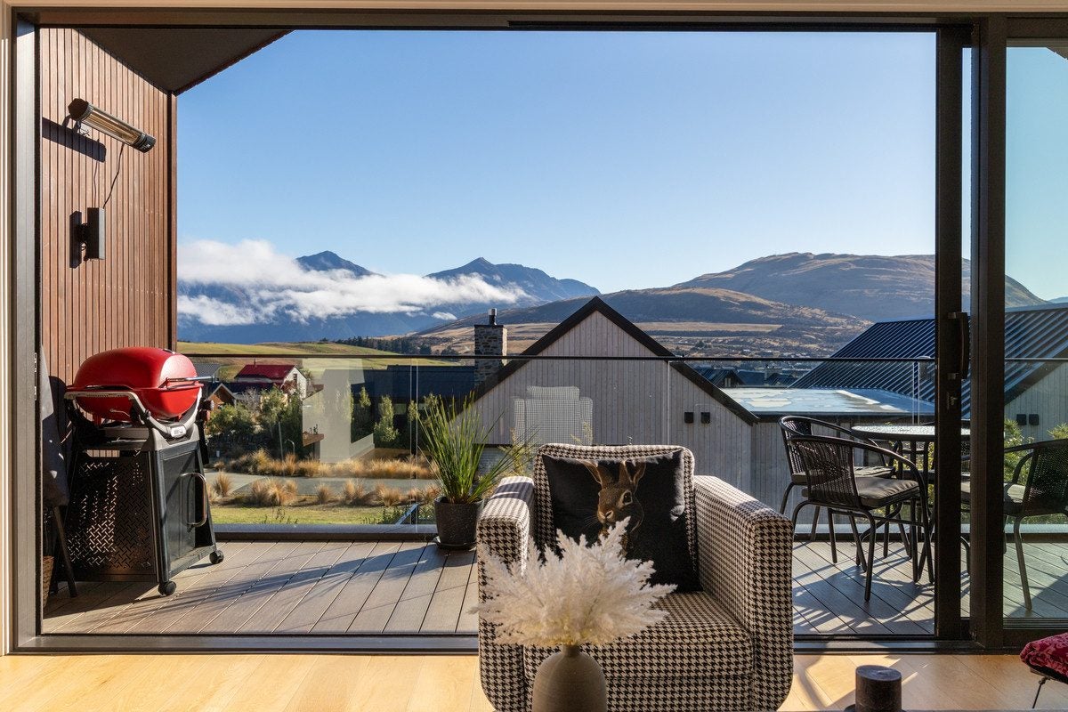 3B Glenelg Lane, Jacks Point, Queenstown - Carousel 2