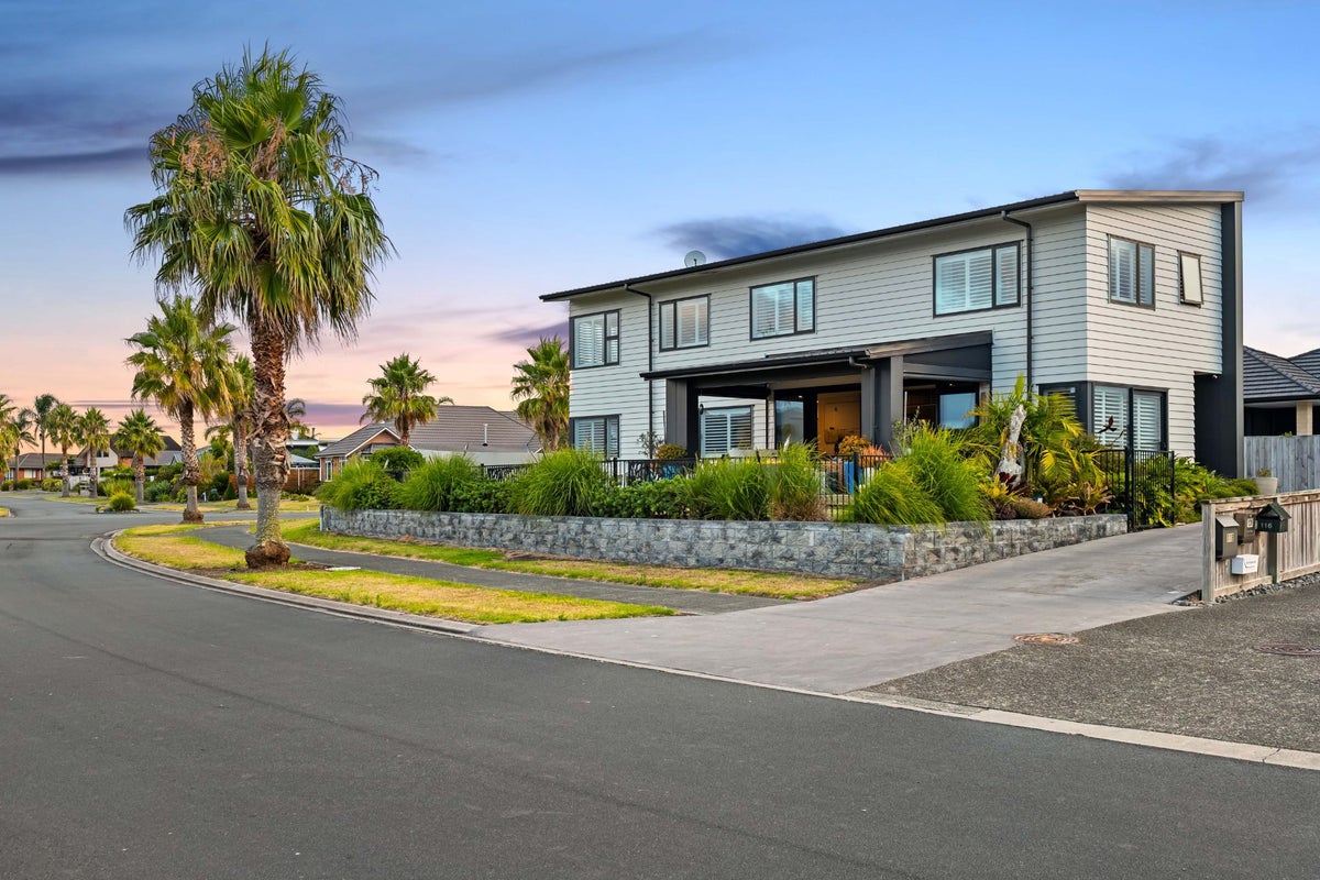 122 Barbados Way, One Tree Point - Carousel 1