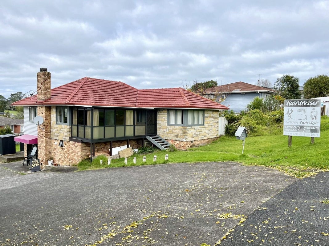 136 White Swan Road, Mount Roskill, Auckland - Carousel 1
