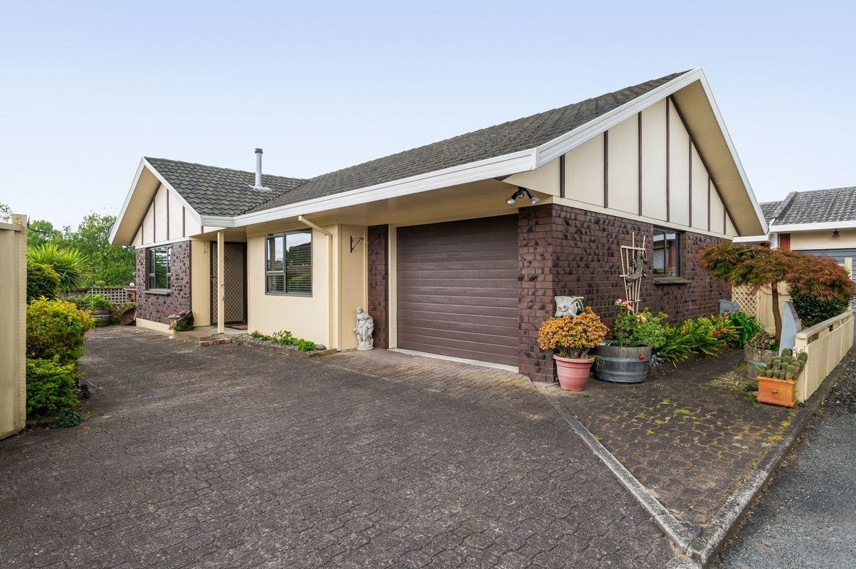 56B Anglesea Street, Hamilton Central, Hamilton - Carousel 1