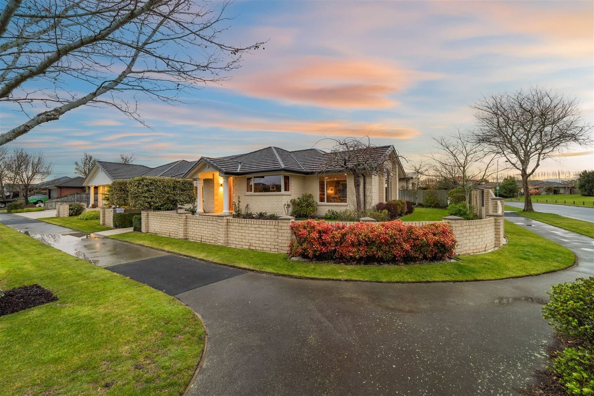 85 Coolspring Way, Redwood, Christchurch - Carousel 20