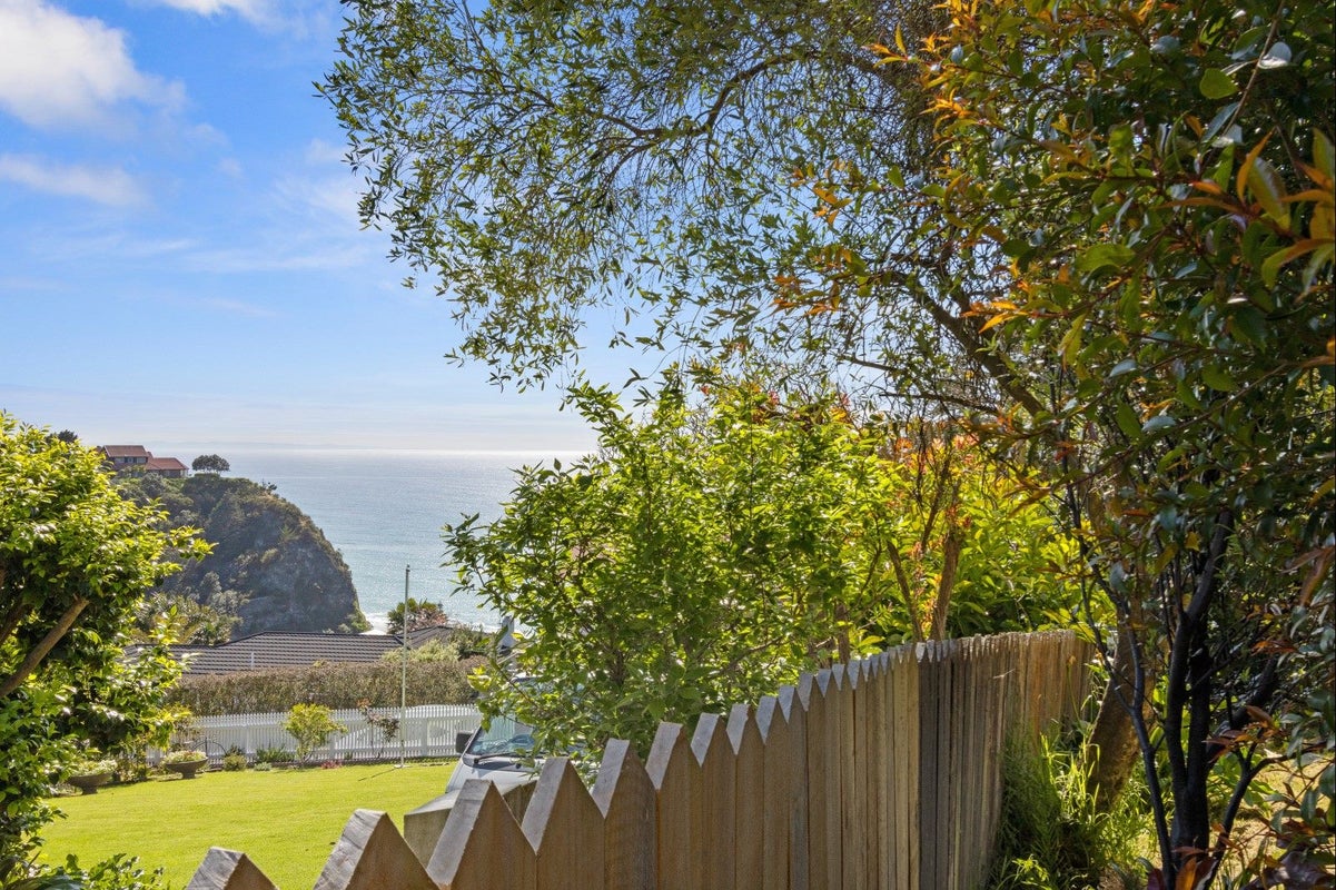 9 Hukarere Road, Bluff Hill, Napier - Carousel 2