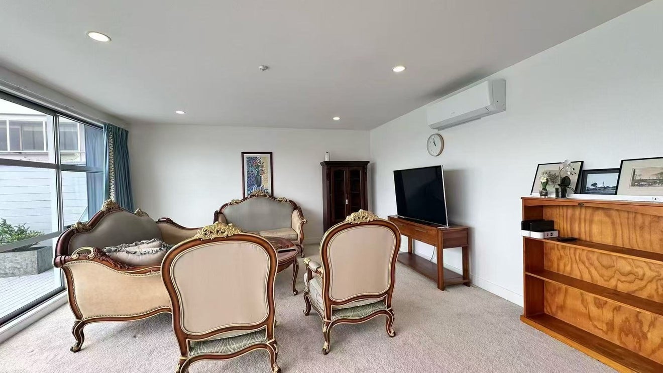 6E/31 Davis Crescent, Newmarket, Auckland - Carousel 2