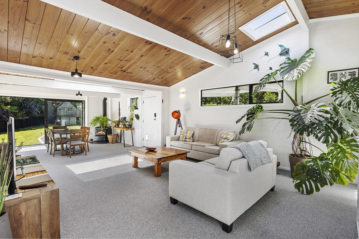 46A Derwent Street, Island Bay, Wellington - Carousel 1