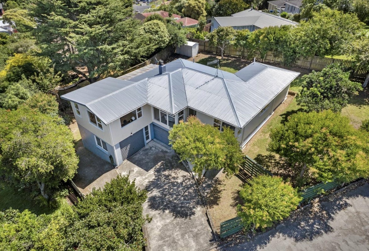 14 Bentley Avenue, Glenfield, Auckland - Carousel 2