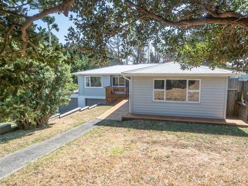 15 Cunliffe Street, Johnsonville, Wellington - Carousel 1