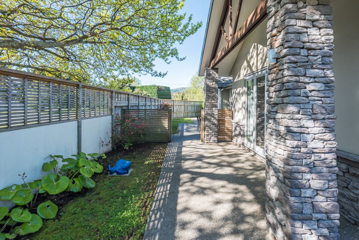 2 Fairway Oaks Drive, Waikanae Beach, Waikanae - Carousel 34