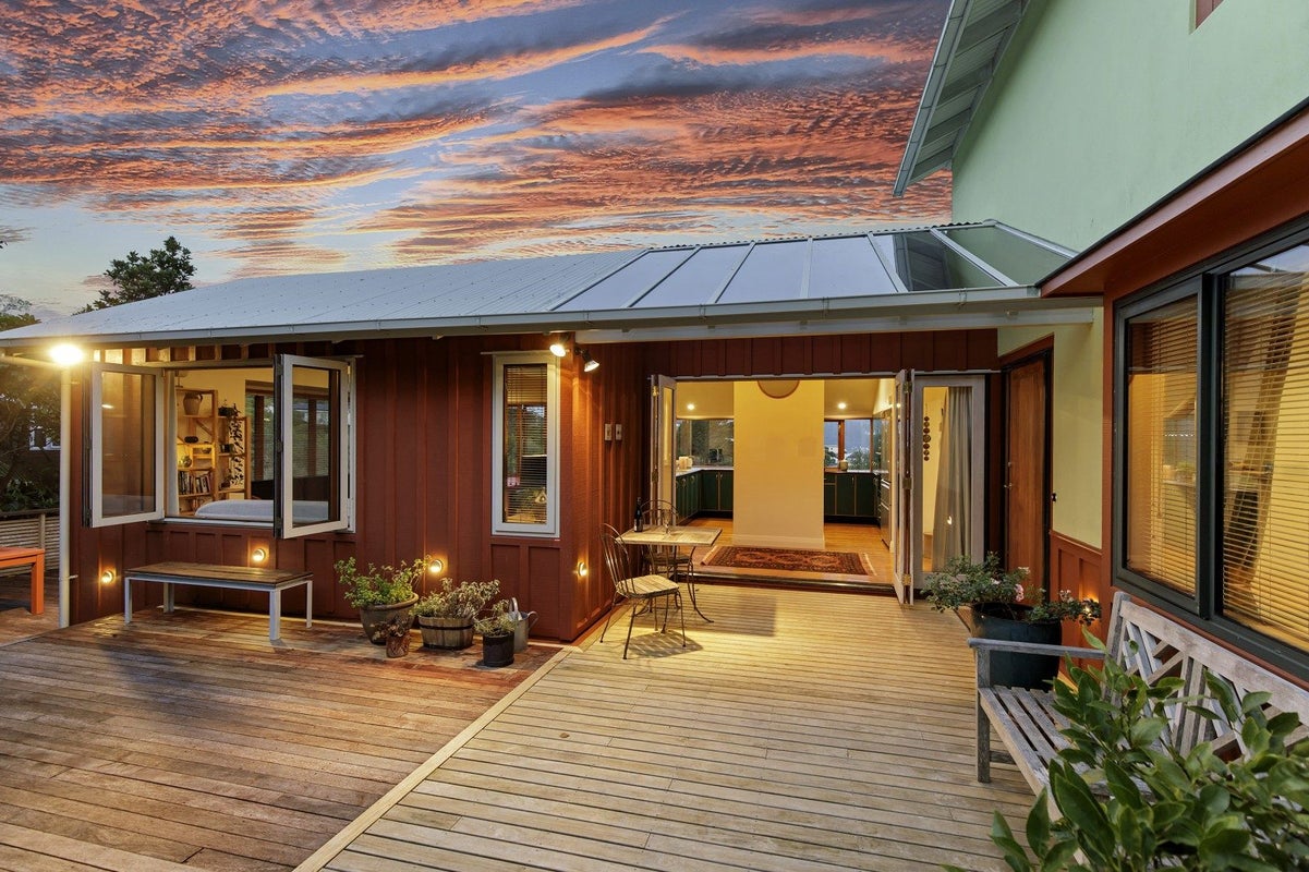 12 Maungaraki Road, Korokoro, Lower Hutt - Carousel 1