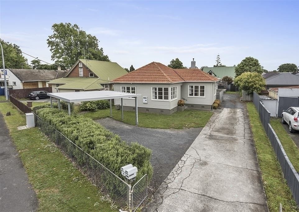 125 Peachgrove Road, Hamilton East, Hamilton - Carousel 1