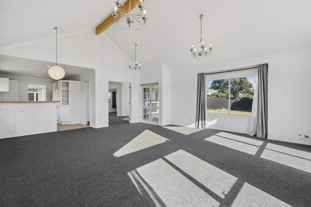 5 Adrian Grove, Waikanae Beach, Waikanae - Carousel 2