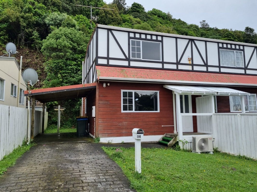 94A Rangituhi Crescent, Takapuwahia, Porirua - Carousel 1