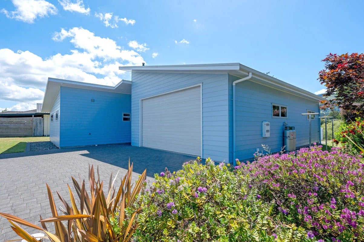 2 Lakemere Way, Kinloch, Taupo - Carousel 1