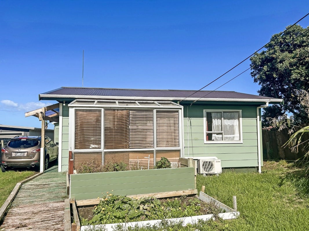 13 Tregenna Street, Castlecliff, Whanganui - Carousel 2