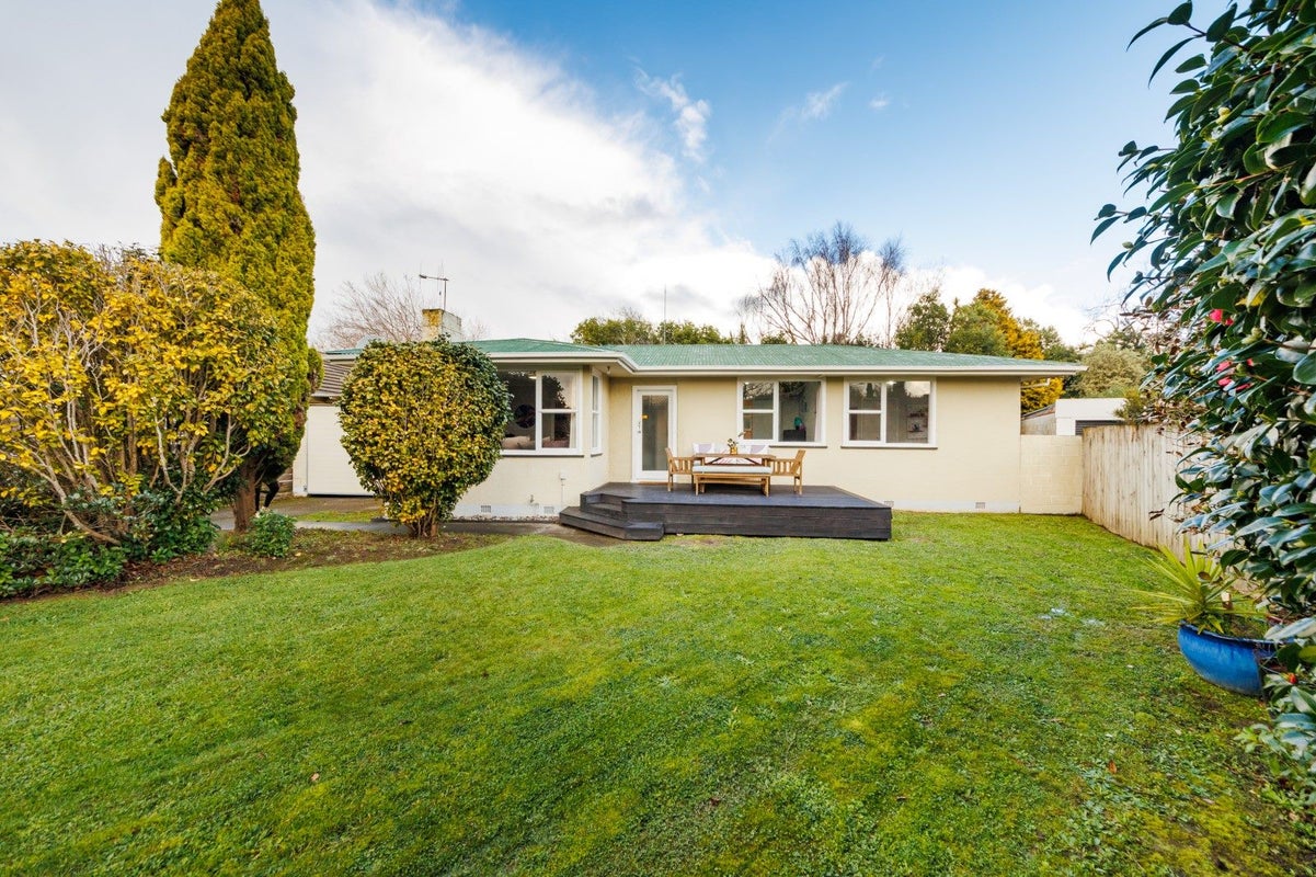 47 Parkland Crescent, Terrace End, Palmerston North - Carousel 1
