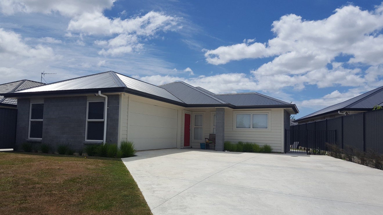 56 Stan Heather Drive, Glenview, Hamilton - Carousel 1
