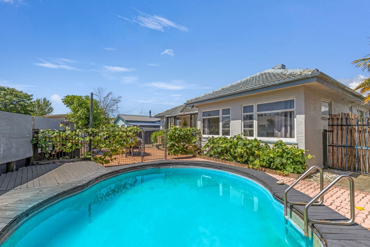 1/134 Parkers Road, Tahunanui, Nelson - Carousel 1