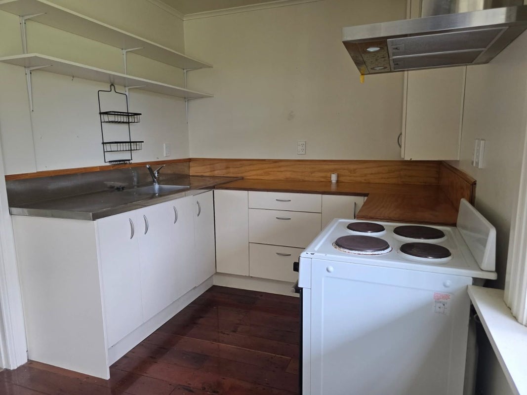 35 Lawrence Street, Newtown, Wellington - Carousel 2