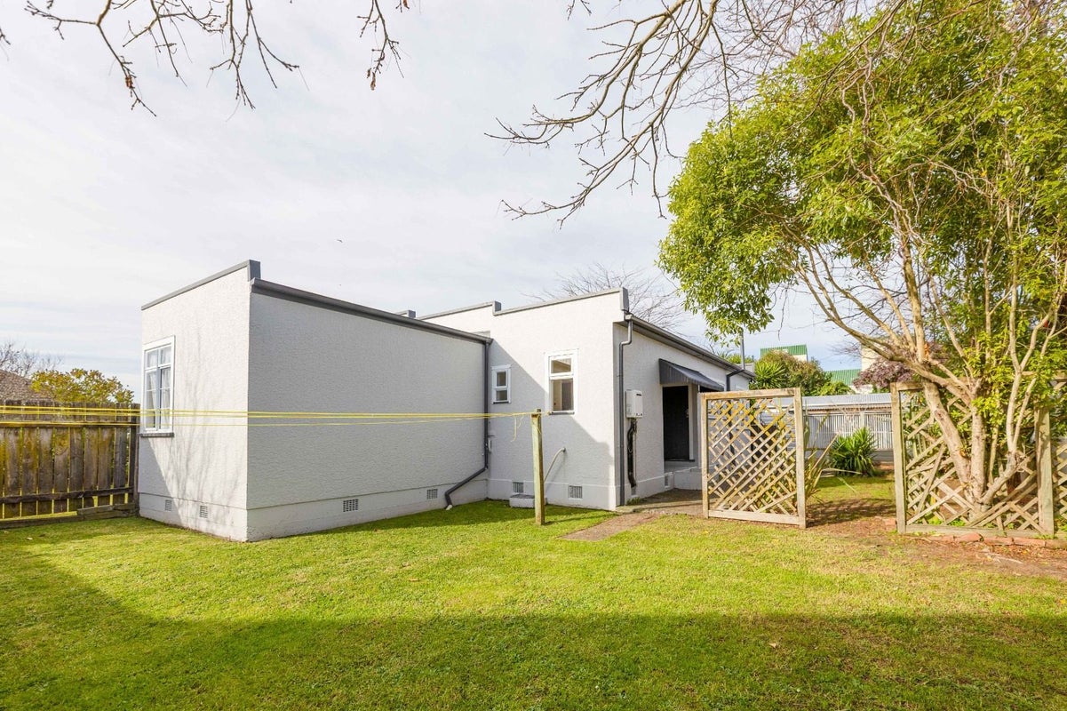 15 Kauri Street, Roslyn, Palmerston North - Carousel 11