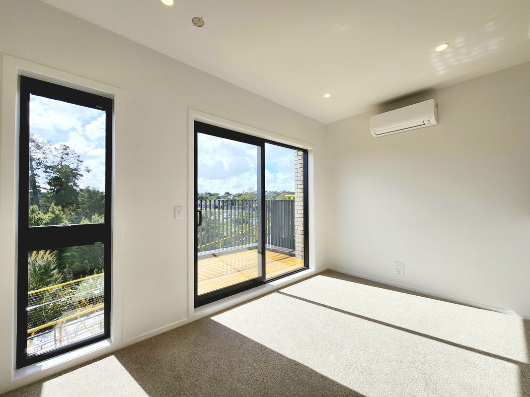 15/28 Westgate Drive, Westgate, Auckland - Carousel 2