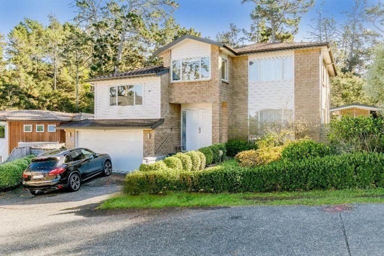 54 Harrowglen DRive, Northcross, Auckland - Carousel 1