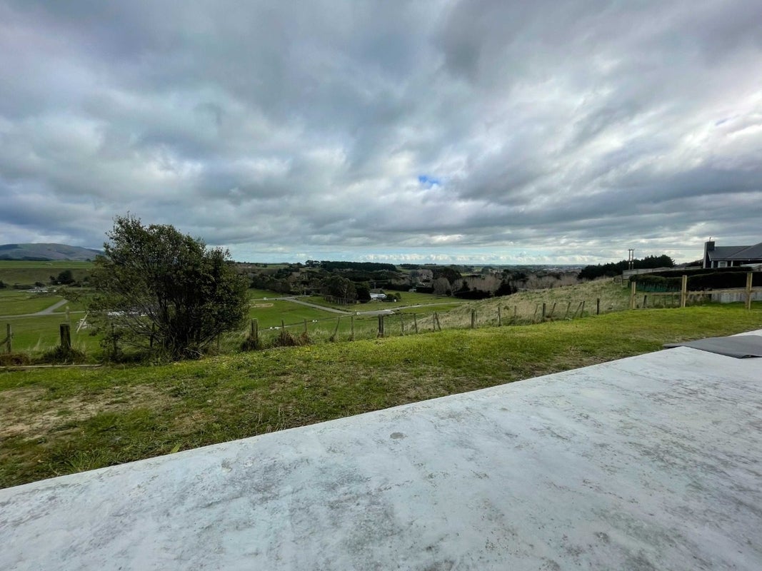 4 Varsity Heights, Fitzherbert, Palmerston North - Carousel 8