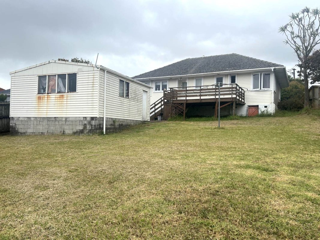 25 Kirrie Avenue, Te Atatu South, Auckland - Carousel 11