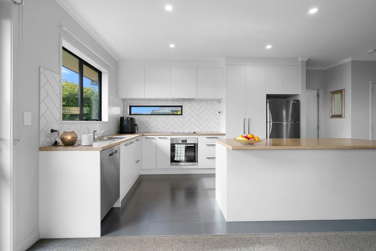 11 Clifford Close, Leamington, Cambridge - Carousel 2