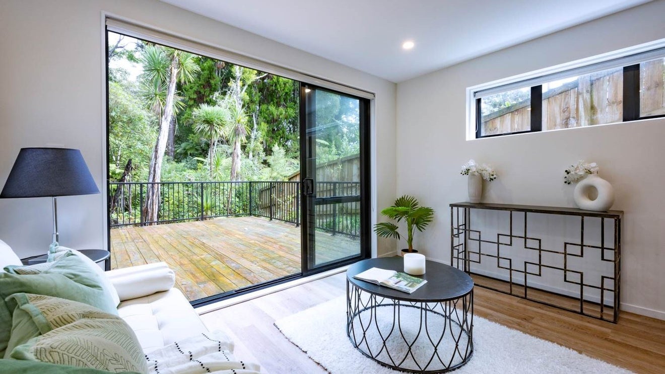 40 Tokai Place, Glen Eden, Auckland - Carousel 1