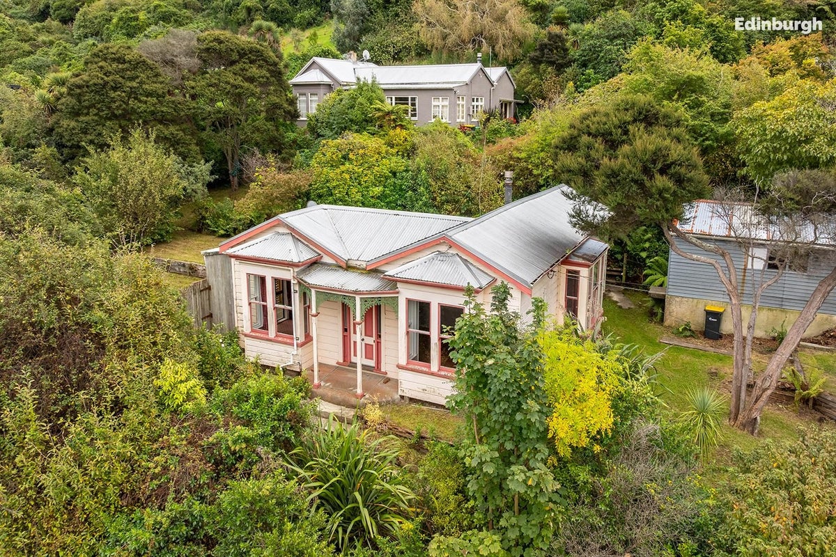 5 Seddon Street, Ravensbourne, Dunedin - Carousel 1