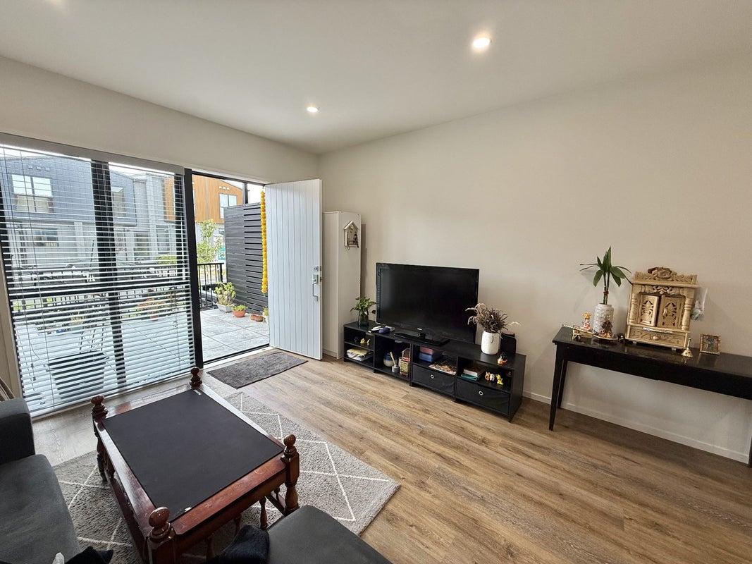 17 Bugle Road, Totara Park, Auckland - Carousel 2