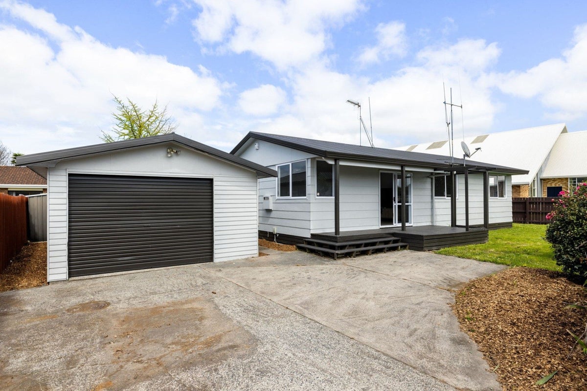 94B Clarkin Road, Fairfield, Hamilton - Carousel 1