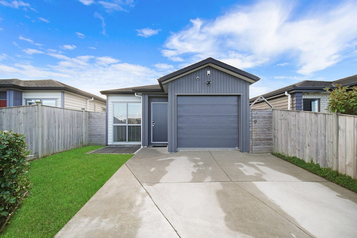 20 Opoka Street, Takanini, Auckland - Carousel 13