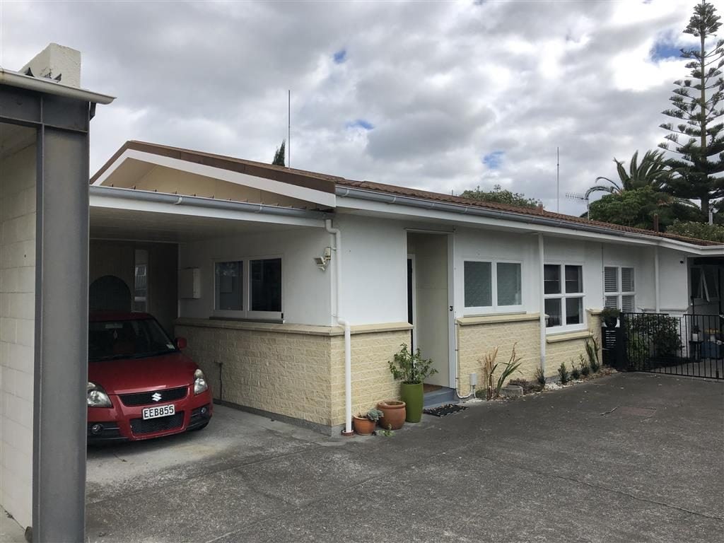 3/11 Meeanee QUAY, WESTSHORE, NAPIER - Carousel 1
