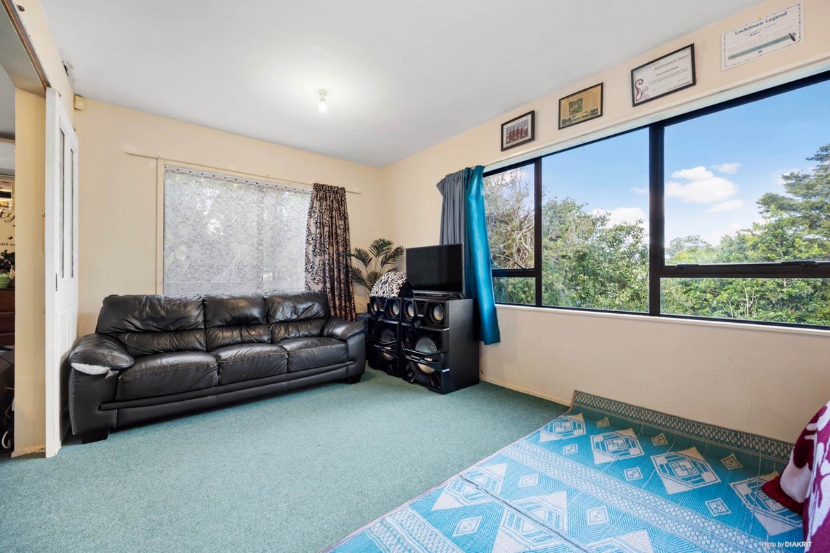 2/21 Wattle Street, New Lynn, Auckland - Carousel 2