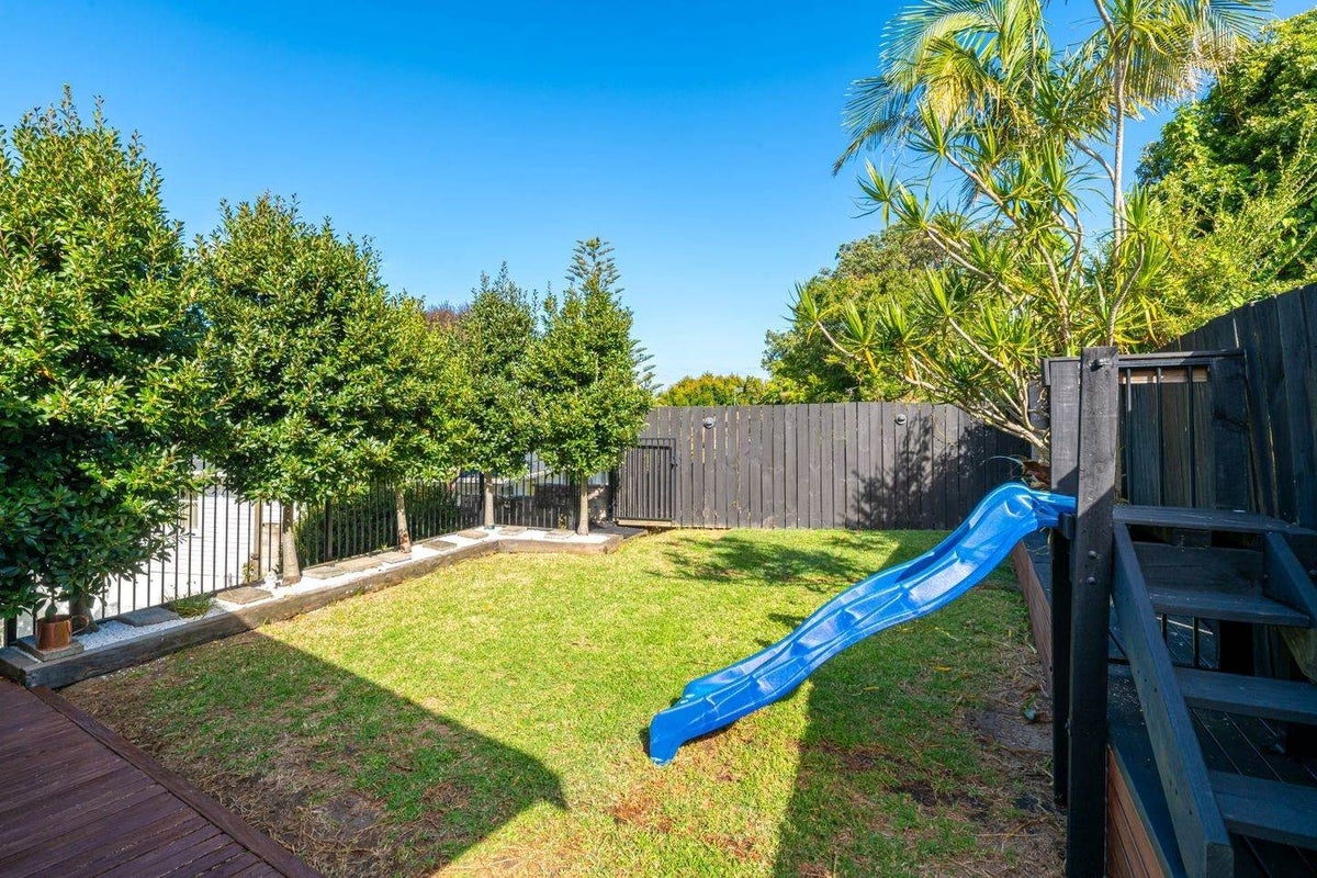 1/14 Roband Avenue, Glenfield, Auckland - Carousel 22