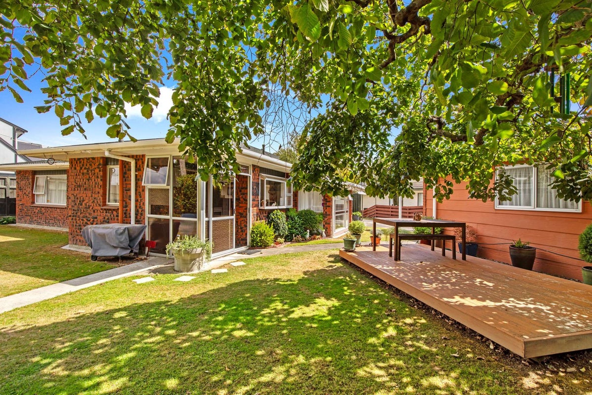 43 Kentucky Way, Awapuni, Palmerston North - Carousel 2