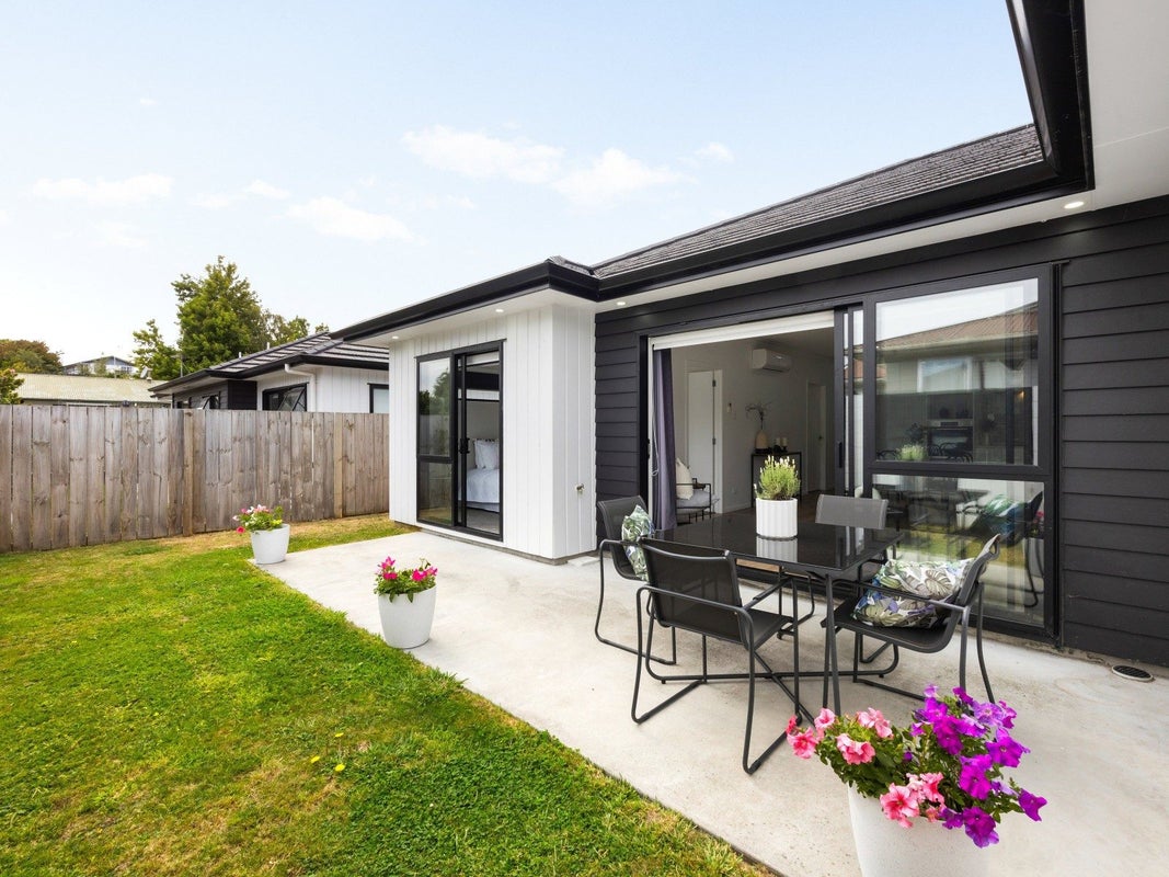 2/5 Camden Place, Pukete, Hamilton - Carousel 3