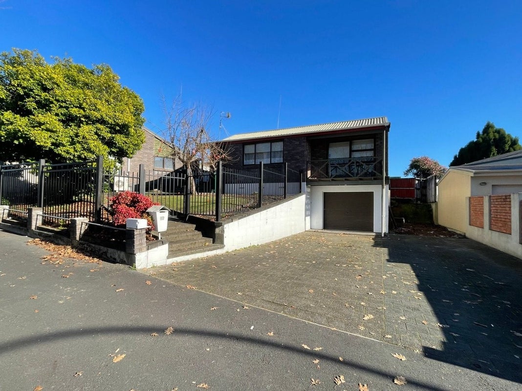 12 Mill Lane, Whitiora, Hamilton - Carousel 1