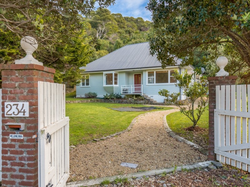 234 Park Road, Belmont, Lower Hutt - Carousel 1