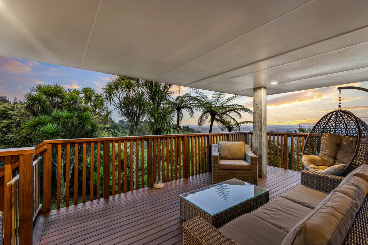 875 Scenic Drive, Swanson, Waitakere City, Auckland - Carousel 2