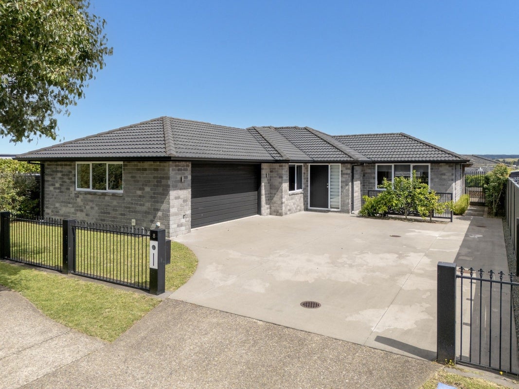 8 Te Ranga Memorial Drive, Pyes Pa, Tauranga - Carousel 1