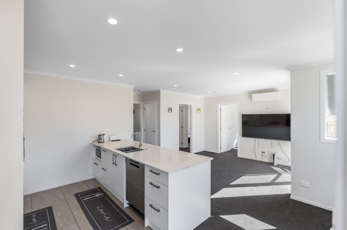 75 Waruhia Crescent, Rototuna North, Hamilton - Carousel 2