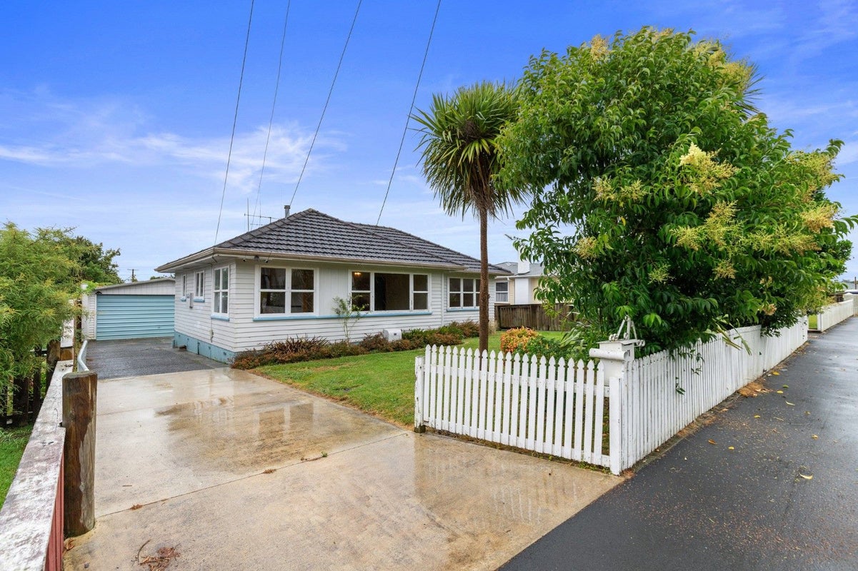 11 Priscilla Crescent, Melville, Hamilton - Carousel 1