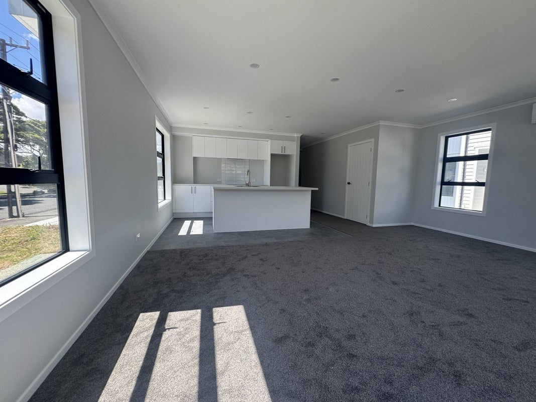 4A Pohutukawa Street, Woburn, Lower Hutt - Carousel 2