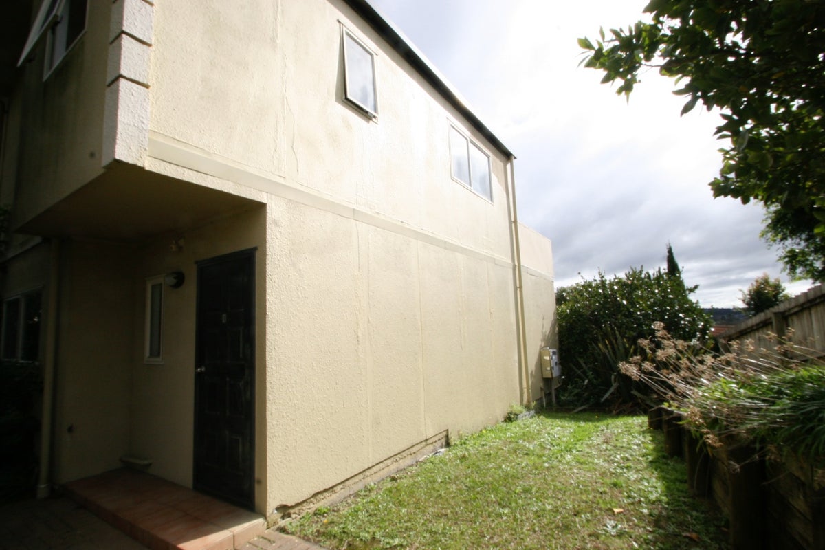 1/11 Spencer Road, Oteha, Auckland - Carousel 17