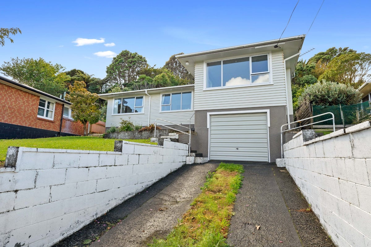 11 Clearmont Crescent, Blagdon, New Plymouth - Carousel 13
